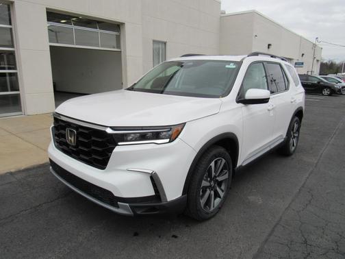 Platinum White Pearl 2024 Honda Pilot Touring