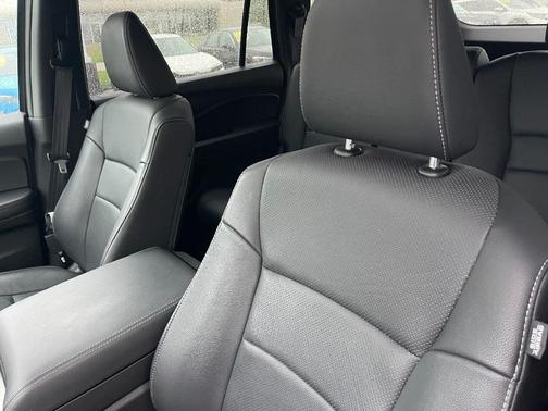 Crystal Black Pearl 2024 Honda Passport EX-L