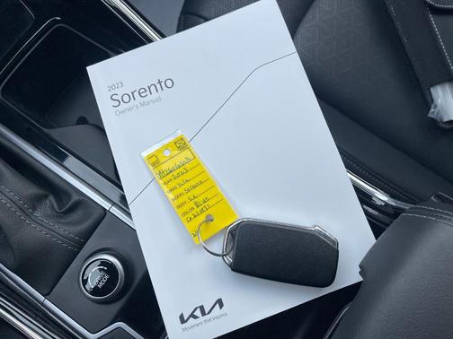 2023 Kia Sorento SX