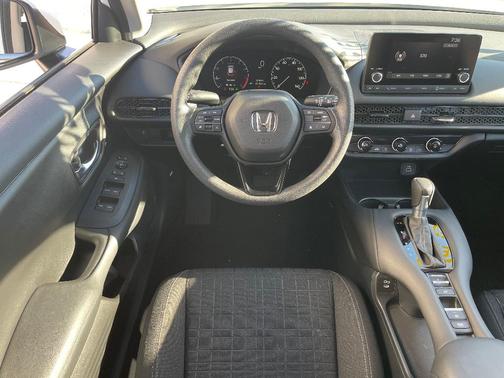 Platinum White Pearl 2024 Honda HR-V LX