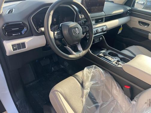 Platinum White Pearl 2026 Honda Pilot Touring