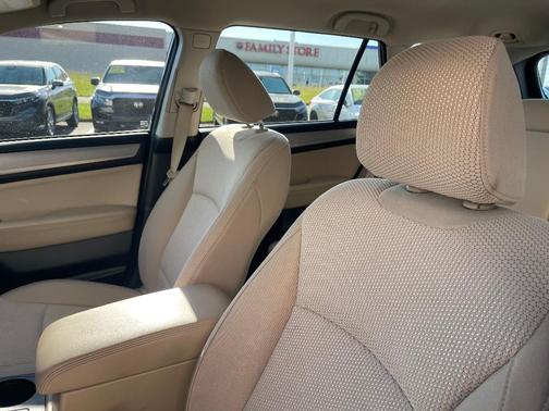 Lapis Blue Pearl 2017 Subaru Outback 2.5i