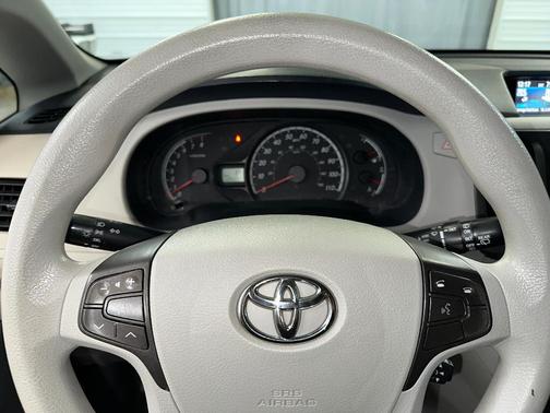 2013 Toyota Sienna LE