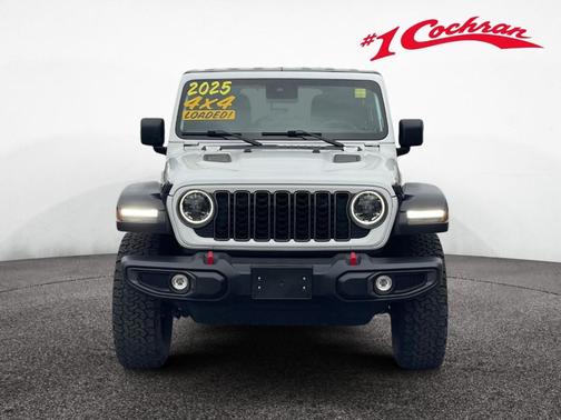 Bright White Clearcoat 2025 Jeep Wrangler Rubicon