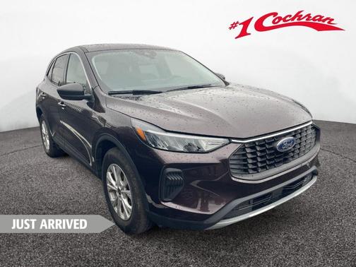 Cinnabar Red Metallic 2023 Ford Escape Active