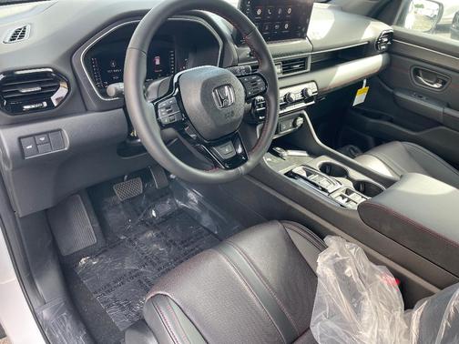 Platinum White Pearl 2026 Honda Pilot Black Edition
