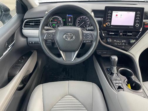 2023 Toyota Camry Hybrid SE