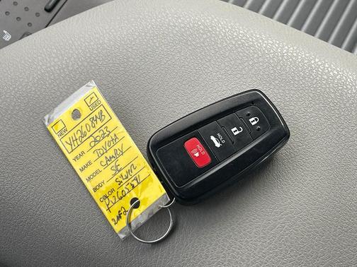 2023 Toyota Camry Hybrid SE