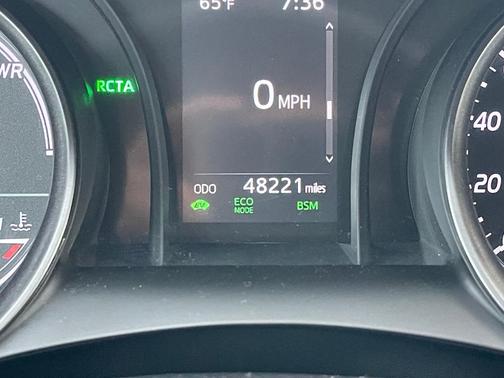 2023 Toyota Camry Hybrid SE