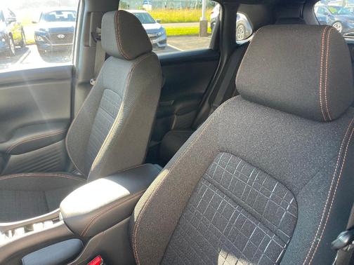 Platinum White Pearl 2024 Honda HR-V Sport