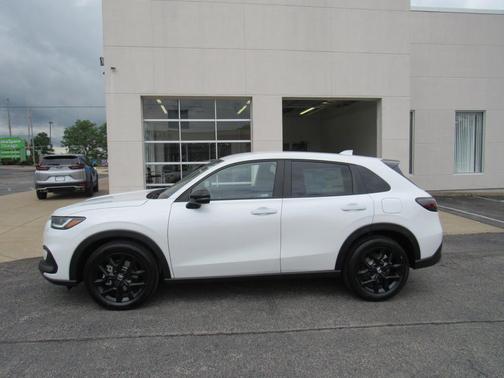 Platinum White Pearl 2024 Honda HR-V Sport