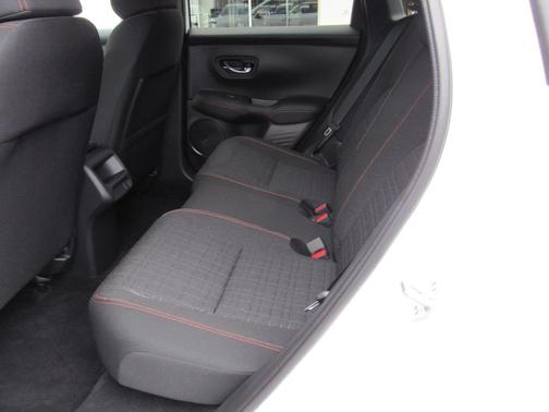 Platinum White Pearl 2024 Honda HR-V Sport