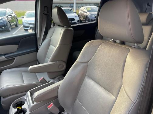 Lunar Silver Metallic 2016 Honda Odyssey EX-L