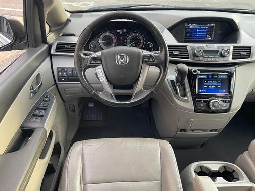 Lunar Silver Metallic 2016 Honda Odyssey EX-L