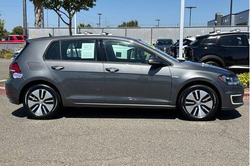 2019 Volkswagen e-Golf SE