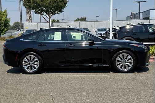 2022 Toyota Mirai Base