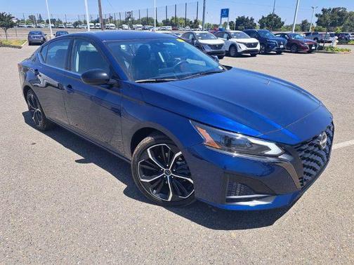 2023 Nissan Altima SR FWD