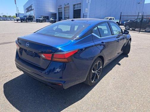 2023 Nissan Altima SR FWD