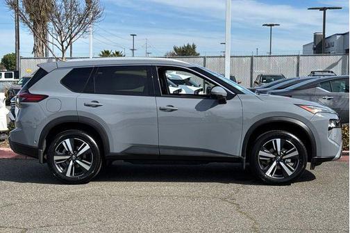2025 Nissan Rogue SL