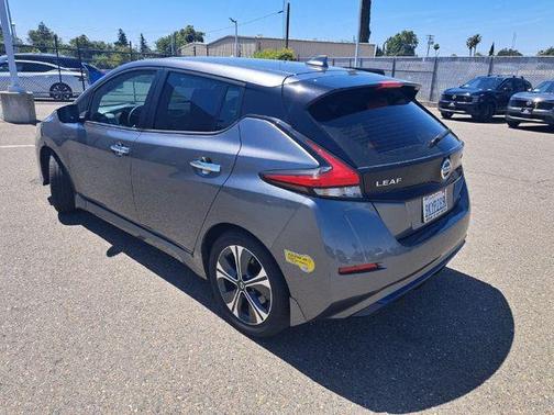 2022 Nissan Leaf SV 40 kWh