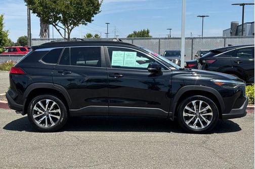 2023 Toyota Corolla Cross XLE