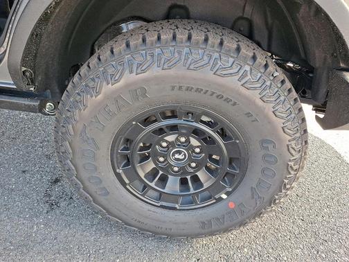 Carbonized Gray Metallic 2026 Ford Bronco Big Bend