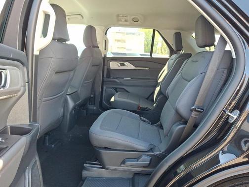 Agate Black Metallic 2026 Ford Explorer Active