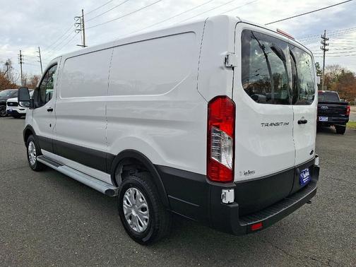 2024 Ford Transit-250 