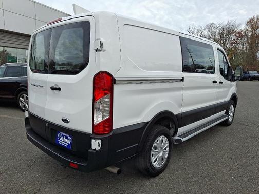 2024 Ford Transit-250 