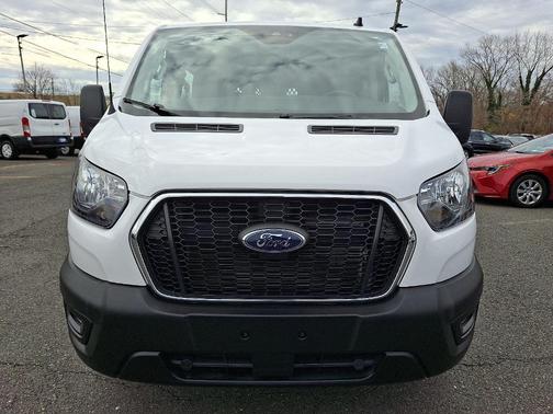 2024 Ford Transit-250 