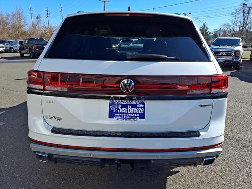 2024 Volkswagen Atlas 2.0T Peak Edition SEL