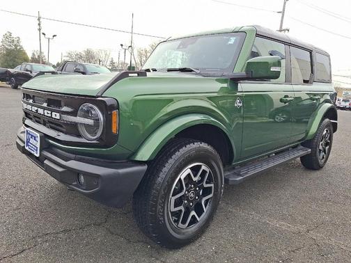 2024 Ford Bronco Outer Banks