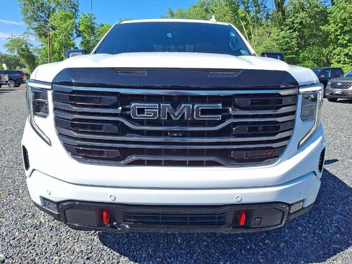 Summit White 2025 GMC Sierra 1500 AT4