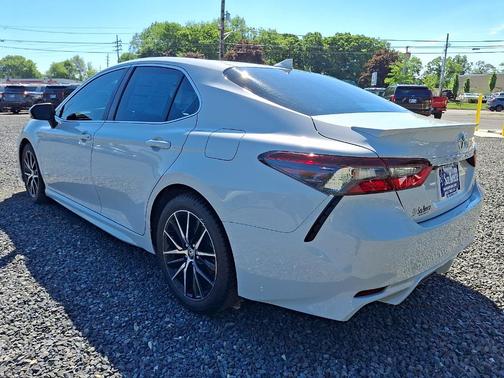 Ice Edge 2022 Toyota Camry SE