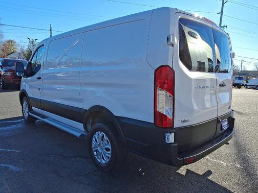 2024 Ford Transit-250 