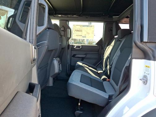 Oxford White Clearcoat 2026 Ford Bronco Big Bend