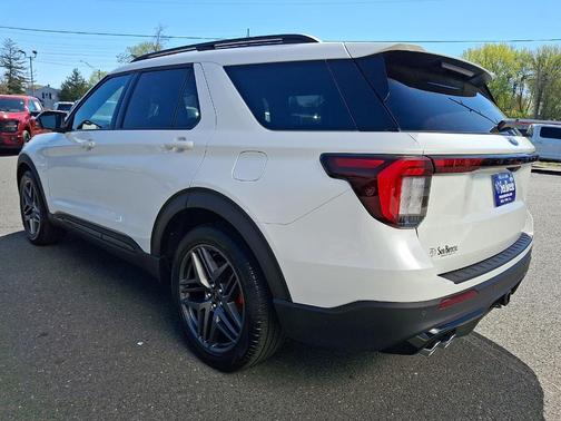 Star White 2025 Ford Explorer ST