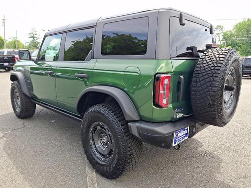 Eruption Green Metallic 2024 Ford Bronco Everglades