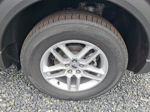 Space White Metallic 2026 Ford Explorer Active