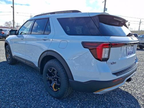 Space White Metallic 2026 Ford Explorer Tremor