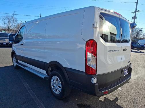 2024 Ford Transit-250 
