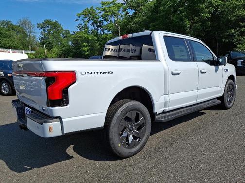 2025 Ford F-150 Lightning LARIAT
