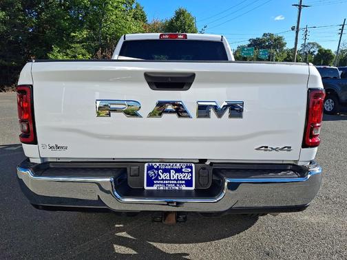 Bright White Clearcoat 2026 RAM 2500 Big Horn