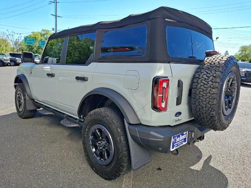 Cactus Gray 2022 Ford Bronco Badlands