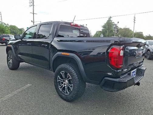 2023 GMC Canyon AT4