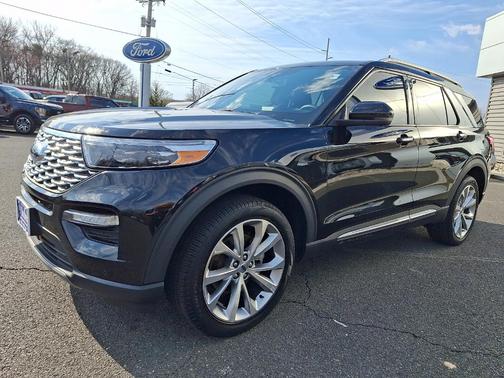 Agate Black Metallic 2023 Ford Explorer Platinum