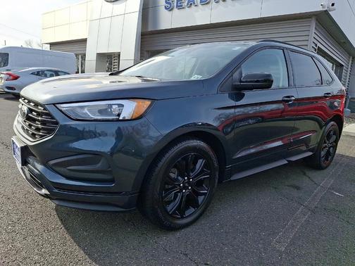 2022 Ford Edge SE