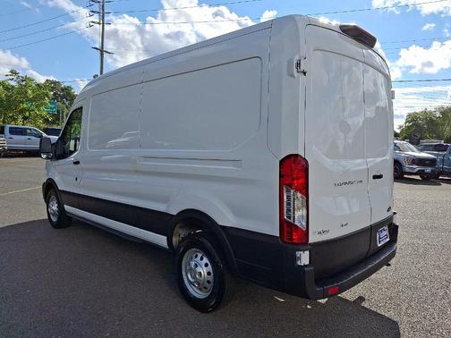 2023 Ford Transit-250 