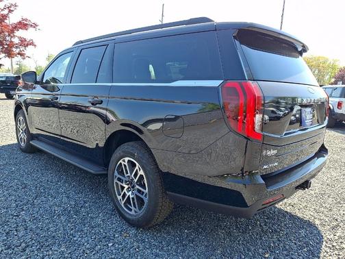 Agate Black Metallic 2026 Ford Expedition Max Active