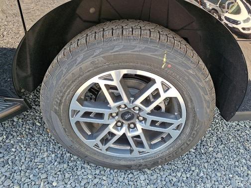 Agate Black Metallic 2026 Ford Expedition Max Active